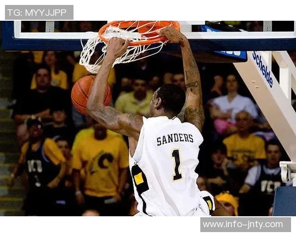 桑德斯表现出色场均105分36板22助有望入选最佳新秀阵容