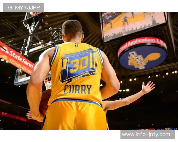 桑德斯称赞库里伟大只专注于提升自身表现 桑德斯称赞库里伟大只专注于提升自身表现